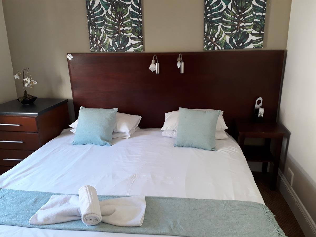 The Vic Hotel بورت اليزابيث المظهر الخارجي الصورة