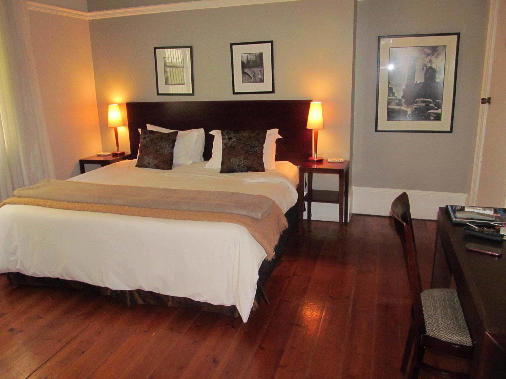 The Vic Hotel بورت اليزابيث المظهر الخارجي الصورة