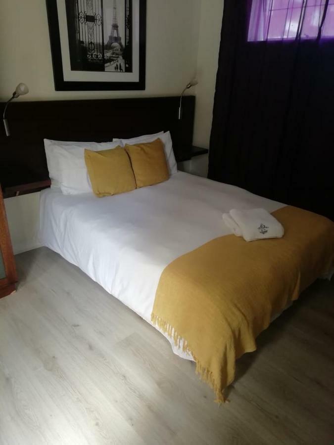 The Vic Hotel بورت اليزابيث المظهر الخارجي الصورة