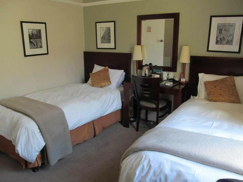 The Vic Hotel بورت اليزابيث المظهر الخارجي الصورة